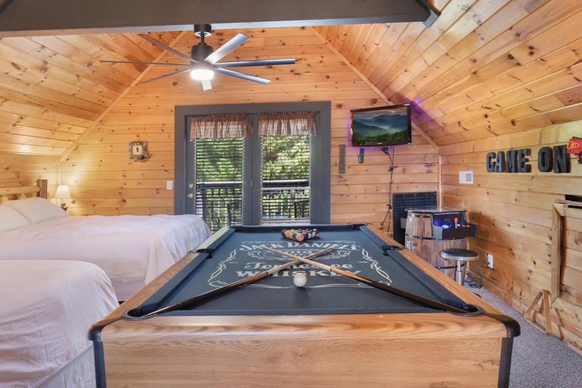 Ryes And Shine Bootlegger'S Cabin! Hot Tub* Pool* Arcade* Billiards *Ev * Pet Friendly سيفيرفيل المظهر الخارجي الصورة