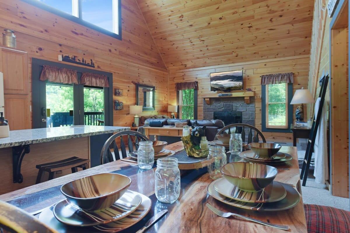 Ryes And Shine Bootlegger'S Cabin! Hot Tub* Pool* Arcade* Billiards *Ev * Pet Friendly سيفيرفيل المظهر الخارجي الصورة