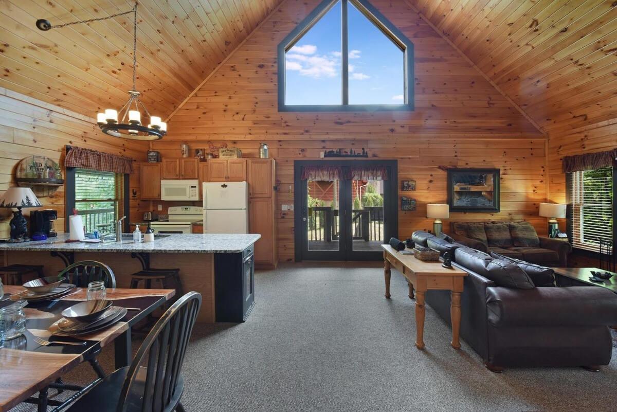 Ryes And Shine Bootlegger'S Cabin! Hot Tub* Pool* Arcade* Billiards *Ev * Pet Friendly سيفيرفيل المظهر الخارجي الصورة