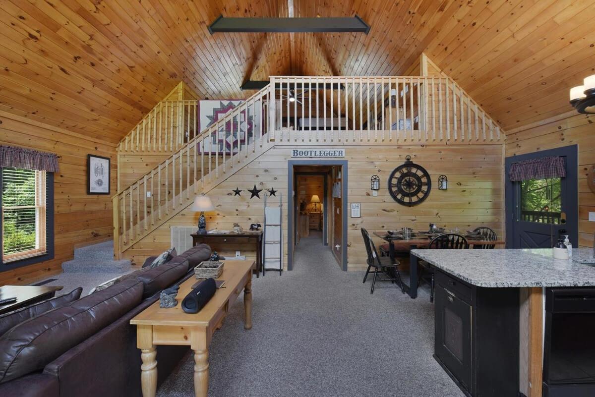 Ryes And Shine Bootlegger'S Cabin! Hot Tub* Pool* Arcade* Billiards *Ev * Pet Friendly سيفيرفيل المظهر الخارجي الصورة