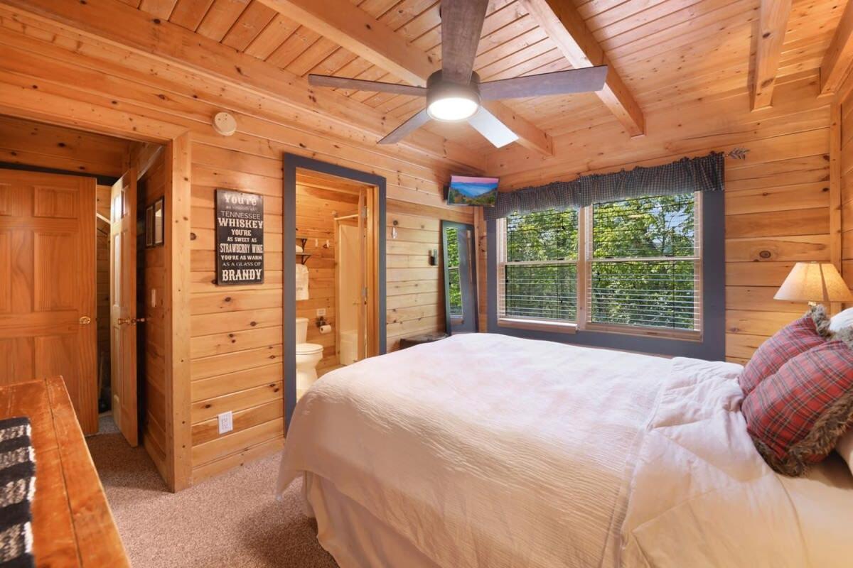 Ryes And Shine Bootlegger'S Cabin! Hot Tub* Pool* Arcade* Billiards *Ev * Pet Friendly سيفيرفيل المظهر الخارجي الصورة