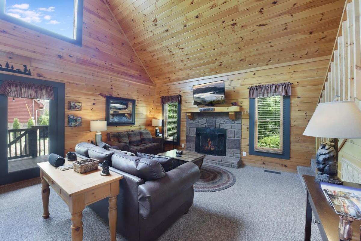 Ryes And Shine Bootlegger'S Cabin! Hot Tub* Pool* Arcade* Billiards *Ev * Pet Friendly سيفيرفيل المظهر الخارجي الصورة