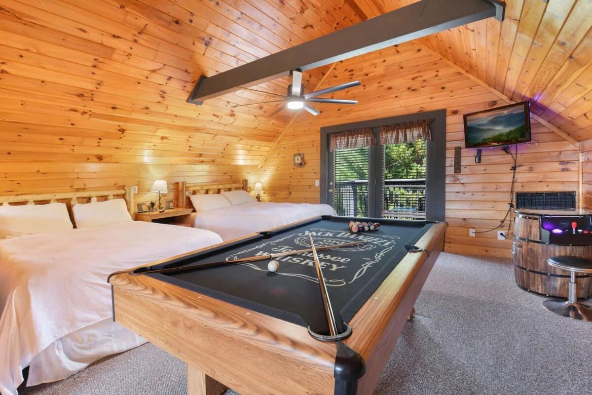 Ryes And Shine Bootlegger'S Cabin! Hot Tub* Pool* Arcade* Billiards *Ev * Pet Friendly سيفيرفيل المظهر الخارجي الصورة