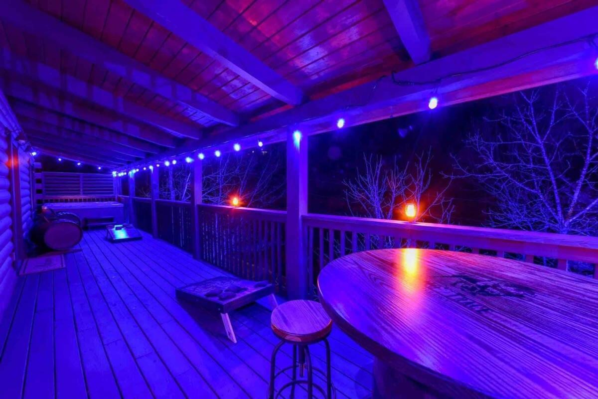 Ryes And Shine Bootlegger'S Cabin! Hot Tub* Pool* Arcade* Billiards *Ev * Pet Friendly سيفيرفيل المظهر الخارجي الصورة